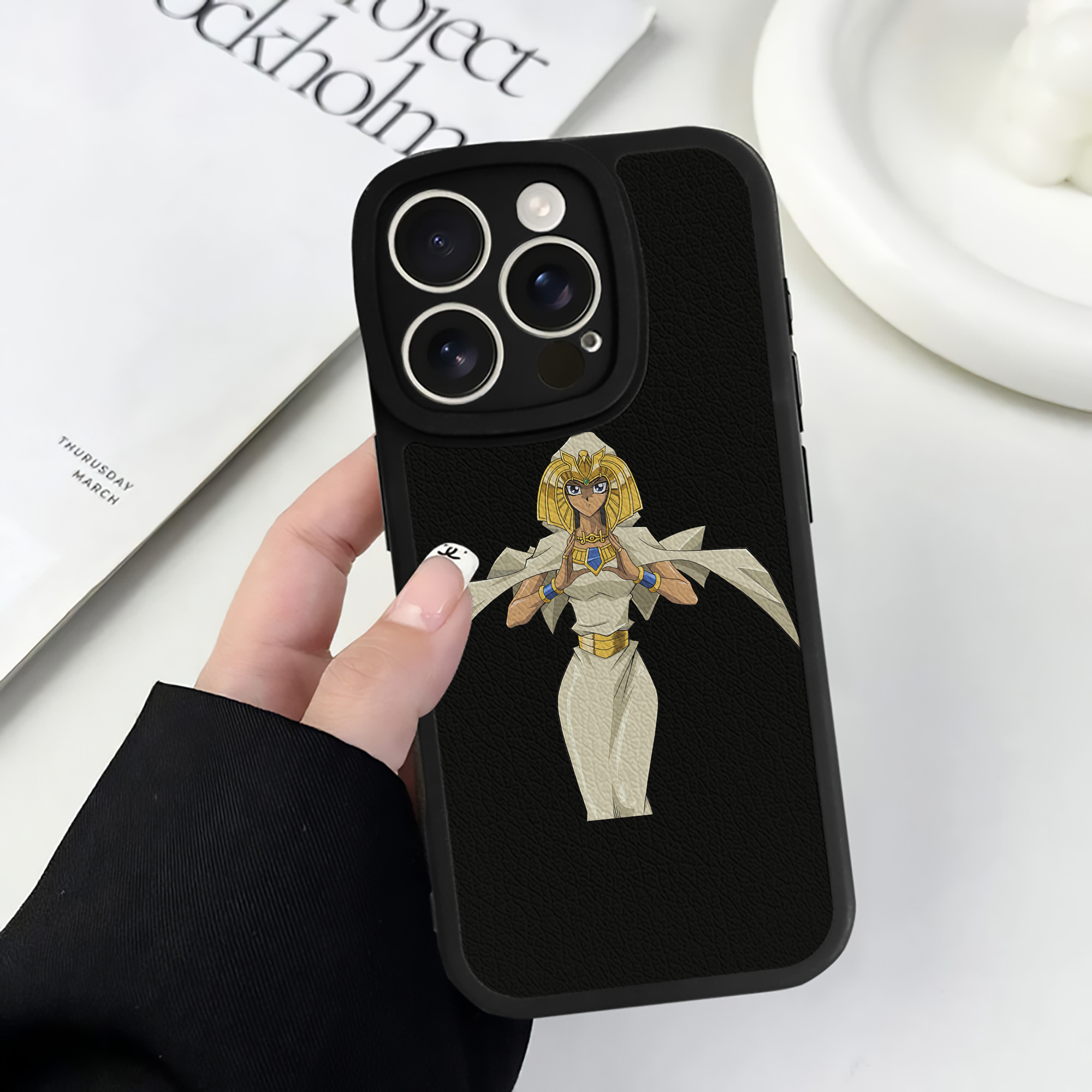 遊☆戯☆王 Yu-Gi-Oh! 【iPhone 16シリーズ対応】シリコンスマホケース（レザー調） 材質：シリコン